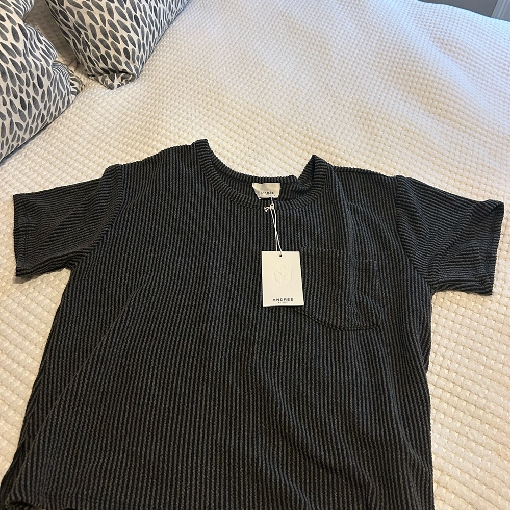 Andree Charcoal and White Textured Tee